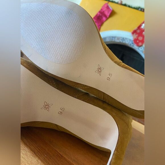 BCBGeneration Western Sara Bootie NWOB - Picture 4 of 5